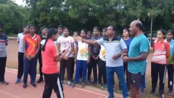 21 கி.மீ ஓடினார் 21 கி.மீ ஓடினார்