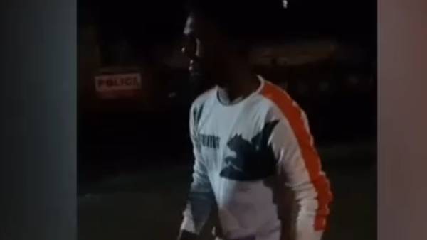 மன்னிப்பு கேட்ட உறவினர்கள் மன்னிப்பு கேட்ட உறவினர்கள்