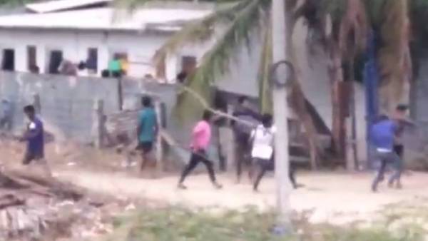 லீவு விட்டால் போதும் குடிதான் லீவு விட்டால் போதும் குடிதான்