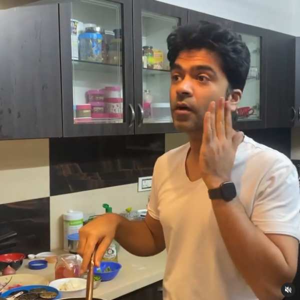 இன்ஸ்டா பக்கத்தில் சிம்பு 