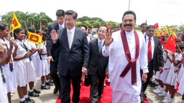 இலங்கை வீதிகளில் சீன மொழி