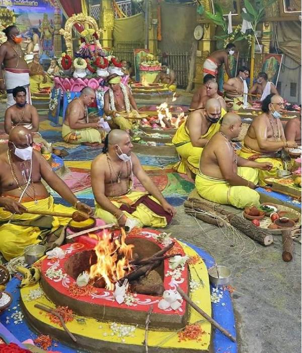 மகா யாகம் தொடக்கம் மகா யாகம் தொடக்கம்