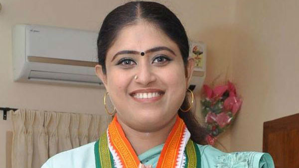 பெண் ஒருவர் 