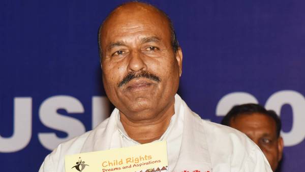 சமூக நீதி துறை அமைச்சர் சமூக நீதி துறை அமைச்சர்