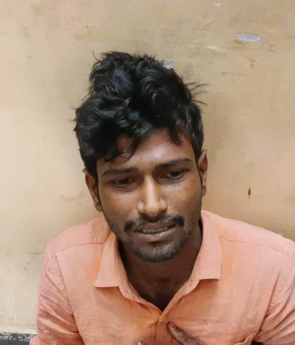 தனிமையில் சந்திப்பு 