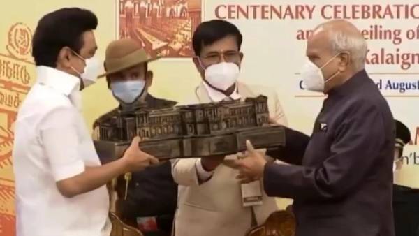 ஜனாதிபதிக்கும் ஆளுநருக்கும் 