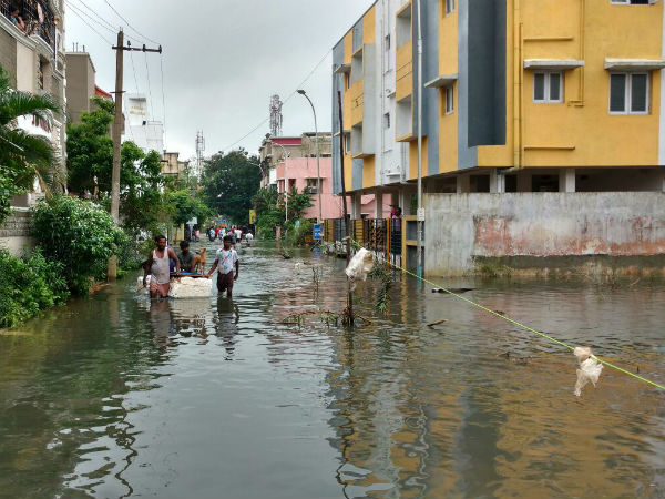 வெள்ளநீர்