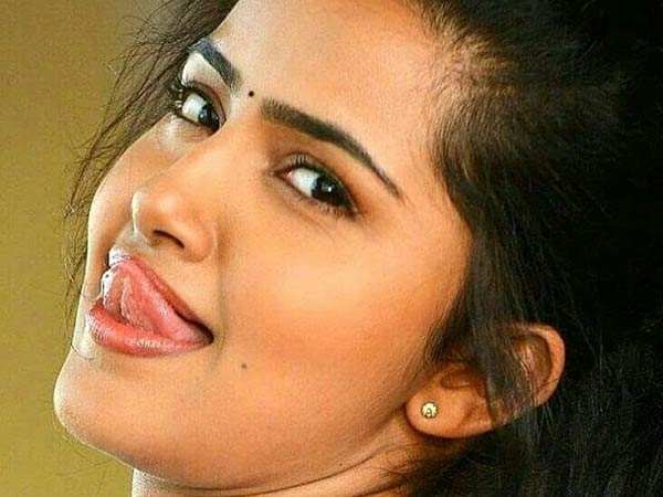 காதில் மச்சம் 