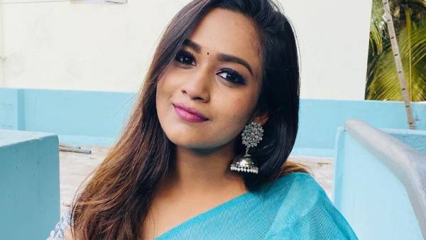 பாண்டியன் ஸ்டோர் முல்லையாக 