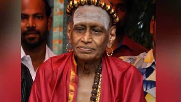 மடத்தில் சந்திப்பு 