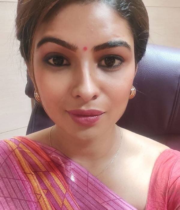 ஆர்ப்பரிக்கும் ரசிகர்கள் 