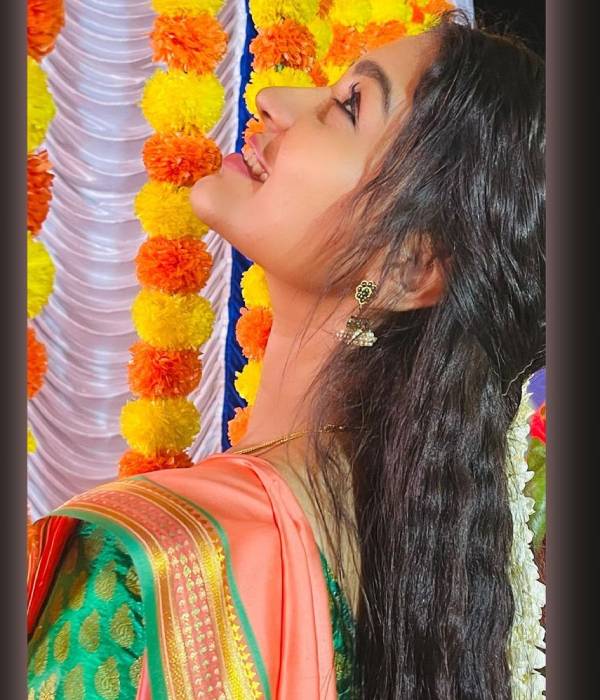 வேற லெவல் கவிதைதான் 