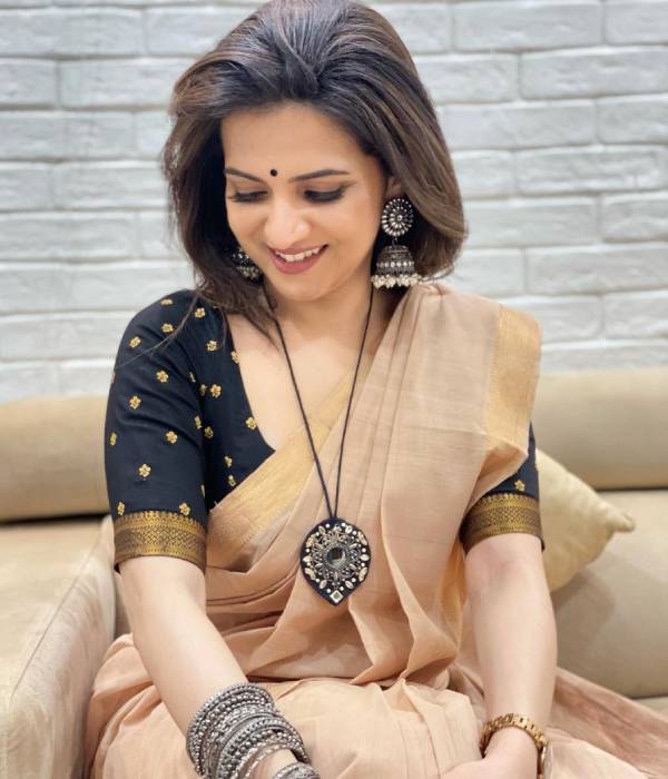 அழகு மட்டும் கூடுதே 