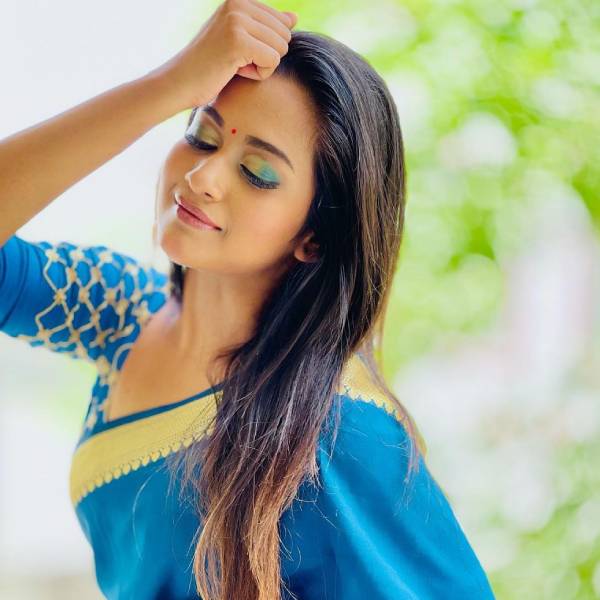 வெட்கத்தால் வேர்த்துப் போச்சு 