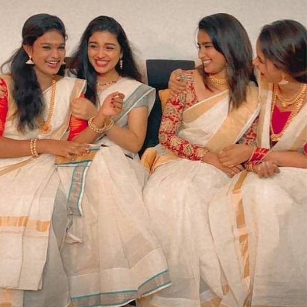 குவியும் வாழ்த்துக்கள் 