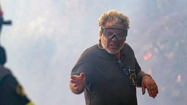 ஜன்னலைக் கூட திறக்காதீர்கள்