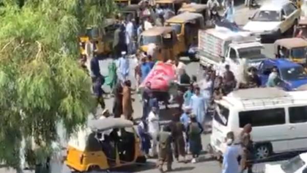 போராடிய மக்கள் 