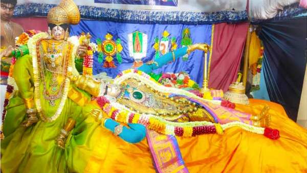 Aadi pooram festival : Srirangam perumal gifted to Pattu vasthiram for Srivilliputhur Aandal 