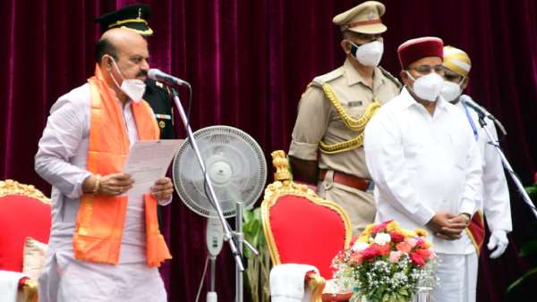 2 சீனியர் அமைச்சர்கள் 