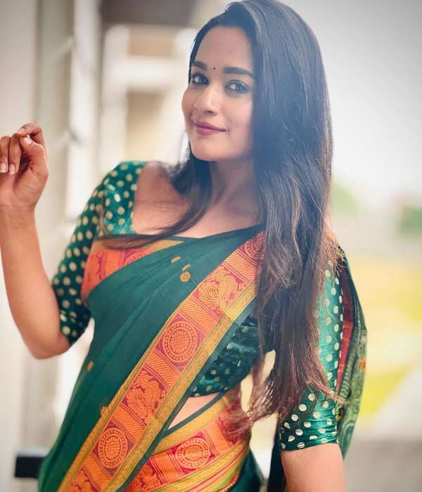 கண்ணாலே கவிதையா! ? 