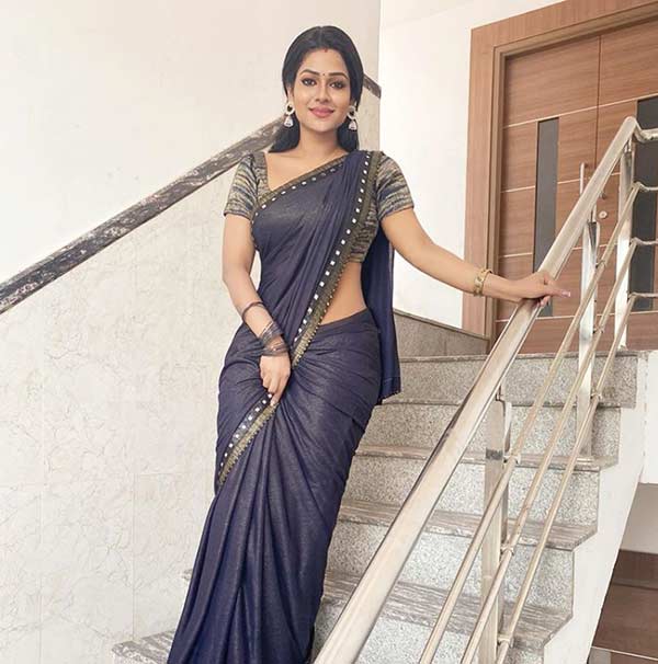 அதைதான் வர்ணிக்கிறார்கள்