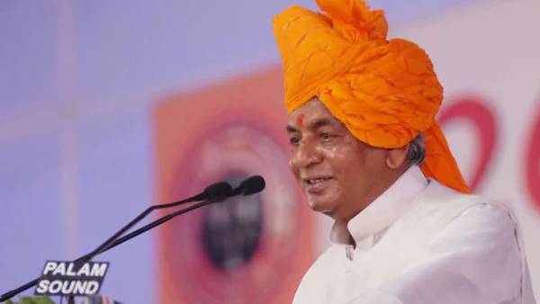 பாஜகவில் உள்ளே வெளியே