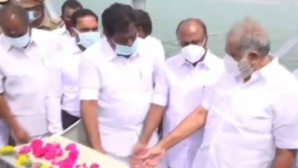 அதிகாரிகள் காயம் 