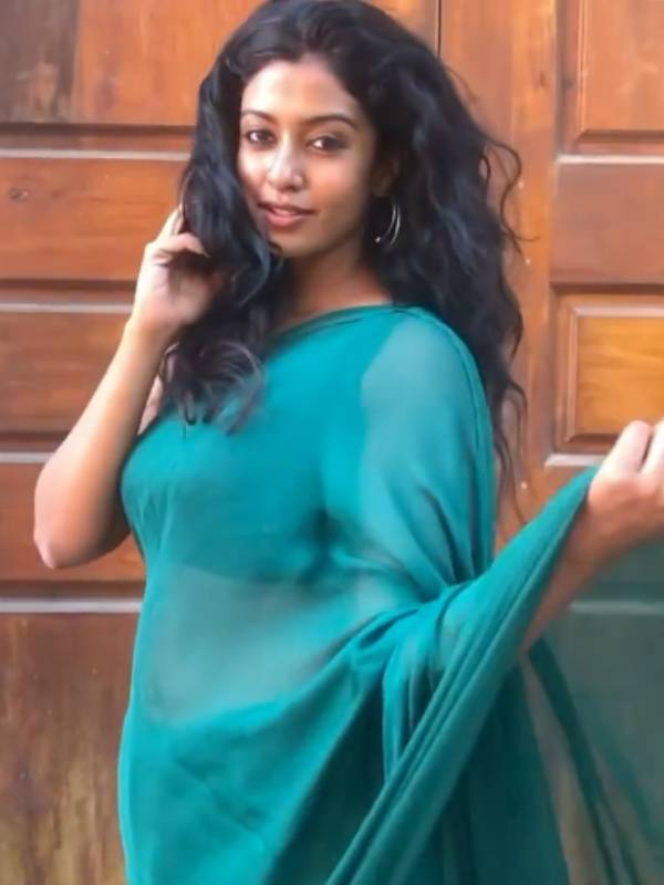 சாக்லேட் நிற பேபி 