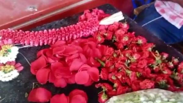 விதவிதமான அணிகலன்கள் 