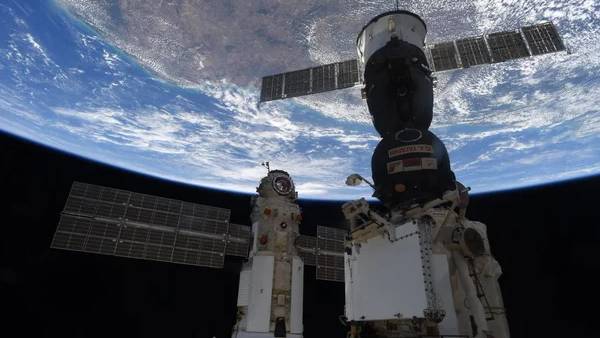 540 டிகிரி கோணத்தில் நகர்ந்தது 540 டிகிரி கோணத்தில் நகர்ந்தது