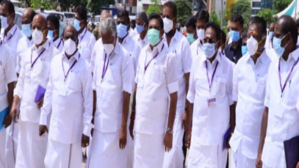 அதிமுக எம்எல்ஏக்கள் எதிர்ப்பு அதிமுக எம்எல்ஏக்கள் எதிர்ப்பு
