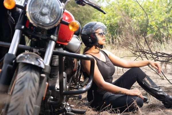 அது வேறு இது வேறு 