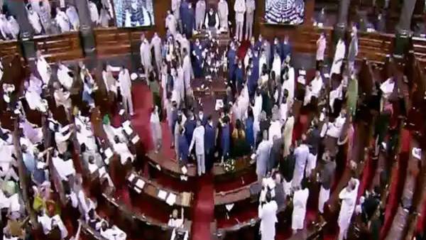 உடைந்து பேசிய வெங்கையா நாயுடு 