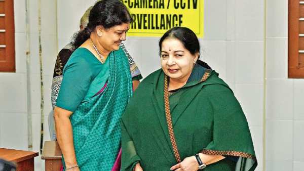 கட்சியிலிருந்து ஜெயலலிதா நீக்கியது 