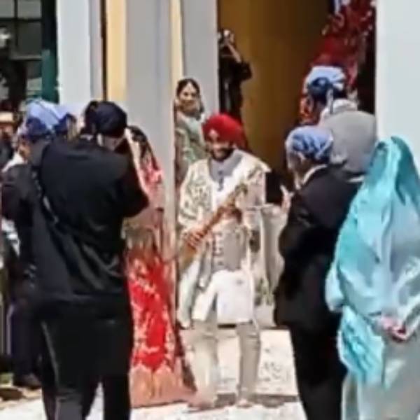 அதிக ஆழமில்லை அதிக ஆழமில்லை