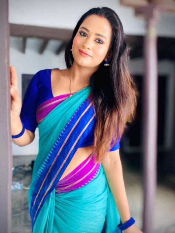 முல்லை நல்லாவே வாசம் வீசுது