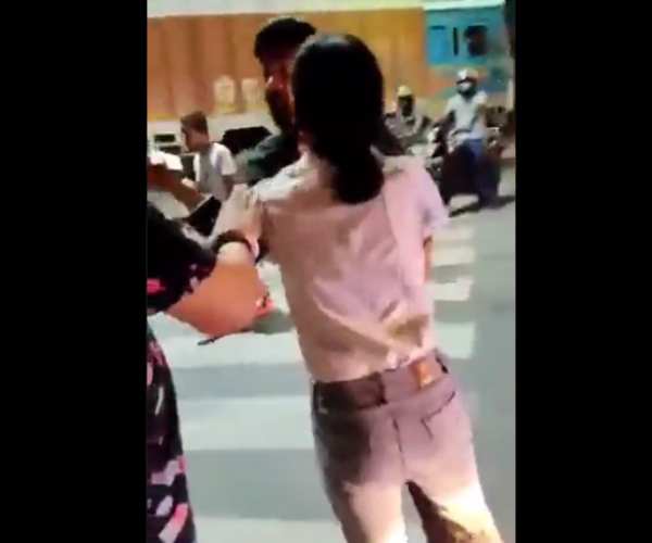 காப்பாற்றுமாறு கேட்ட டிரைவர் 