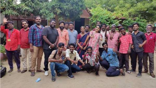 பீலிங்ஸ் ஆறாக ஓடுதே 