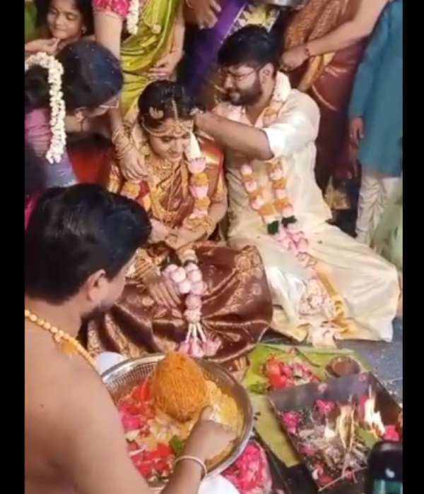 டாக்டர் அபிஷேக்குடன் திருமணம் 