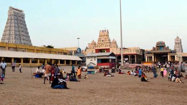 Thiruchendur, Rameswaram Temple Devotees for allowed only Sami Darshan