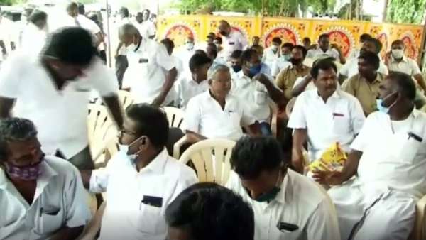 பொருளாதாரம் தெரியவில்லை 