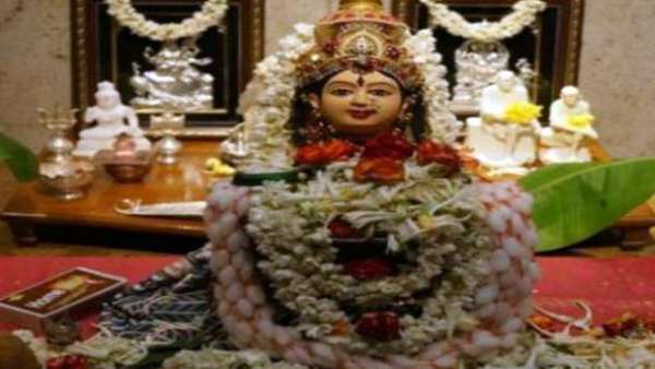 Varalakshmi Nonbu 2021: Varalakshmi 108 mantras for luck wealth and Prosperity 