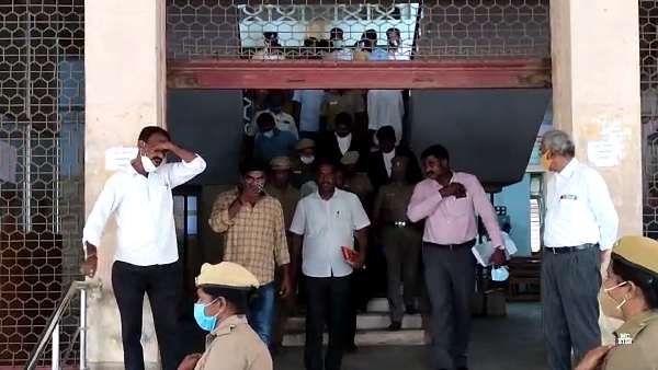 இன்ஸ்பெக்டர் நீக்கம் 