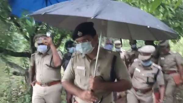 போலீசில் புகார் 