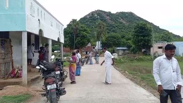 கள்ளக்காதலனை கைது செய்ய தீவிரம் கள்ளக்காதலனை கைது செய்ய தீவிரம்