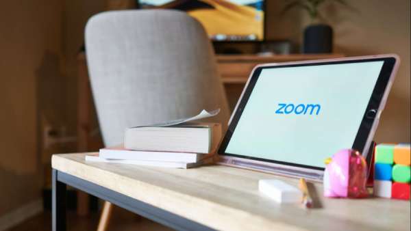 சமர்த்தாக சாப்பிடுவார்கள் 