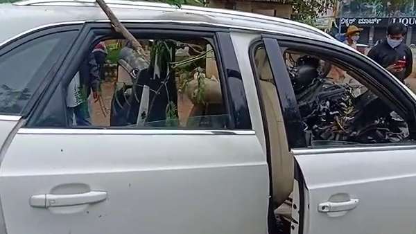 அதிவேகம்தான் காரணம் அதிவேகம்தான் காரணம்