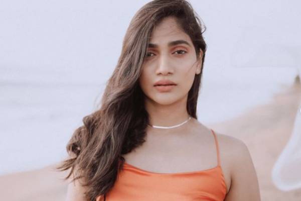 ஏங்க வைக்கும் முதுகு