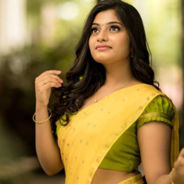 எட்டிப்பார்க்கும் பேரழகு