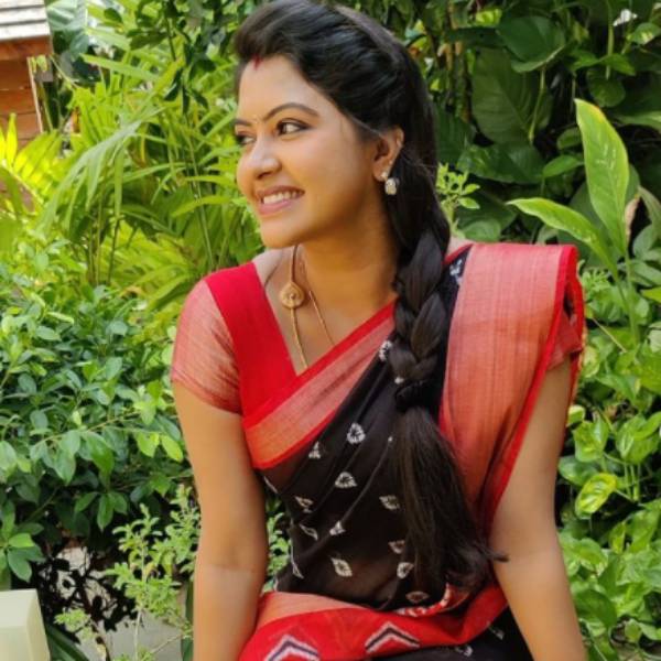 புதிய தோழியுடன் மாஸ்